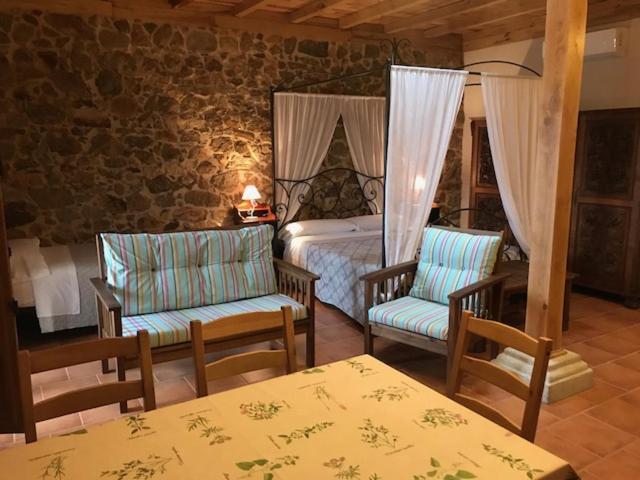 Apartamentos El Jardin Del Poeta Guijo de Granadilla Стая снимка