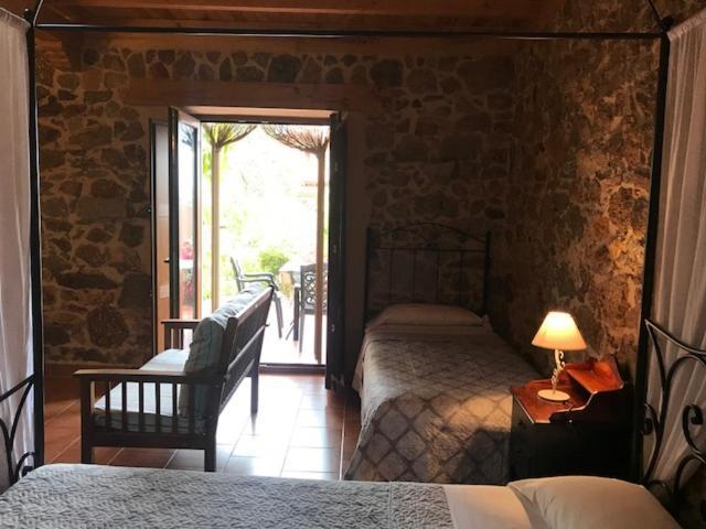 Apartamentos El Jardin Del Poeta Guijo de Granadilla Стая снимка