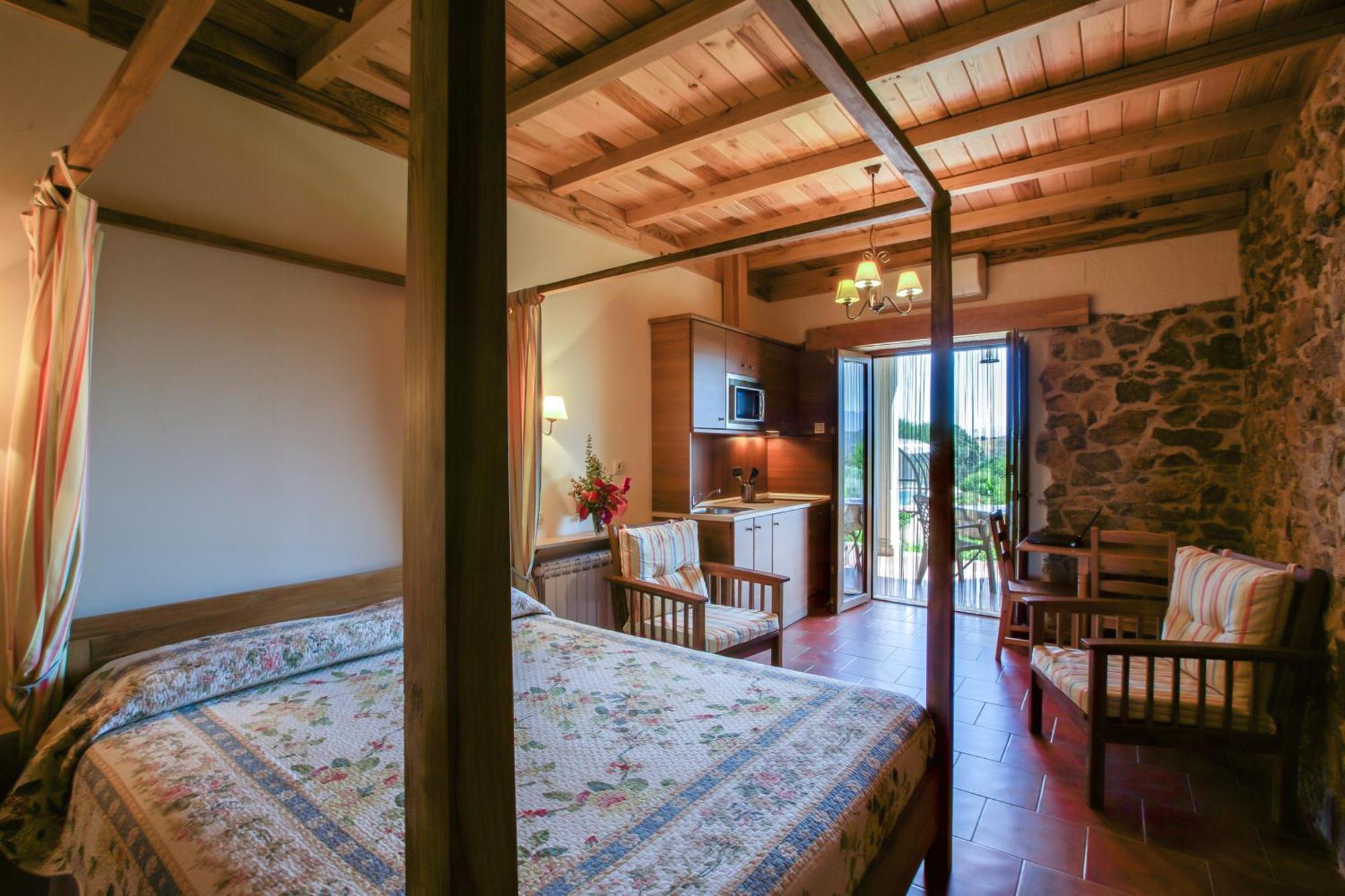 Apartamentos El Jardin Del Poeta Guijo de Granadilla Стая снимка