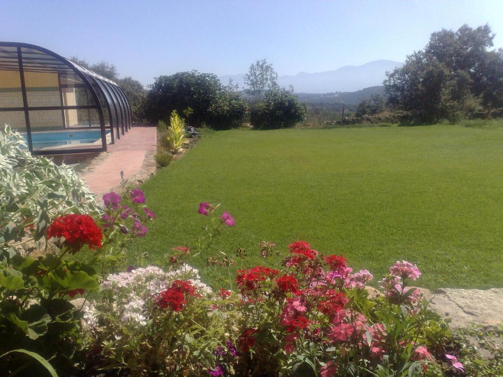 Apartamentos El Jardin Del Poeta Guijo de Granadilla Стая снимка