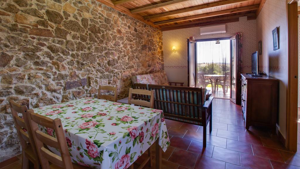 Apartamentos El Jardin Del Poeta Guijo de Granadilla Екстериор снимка